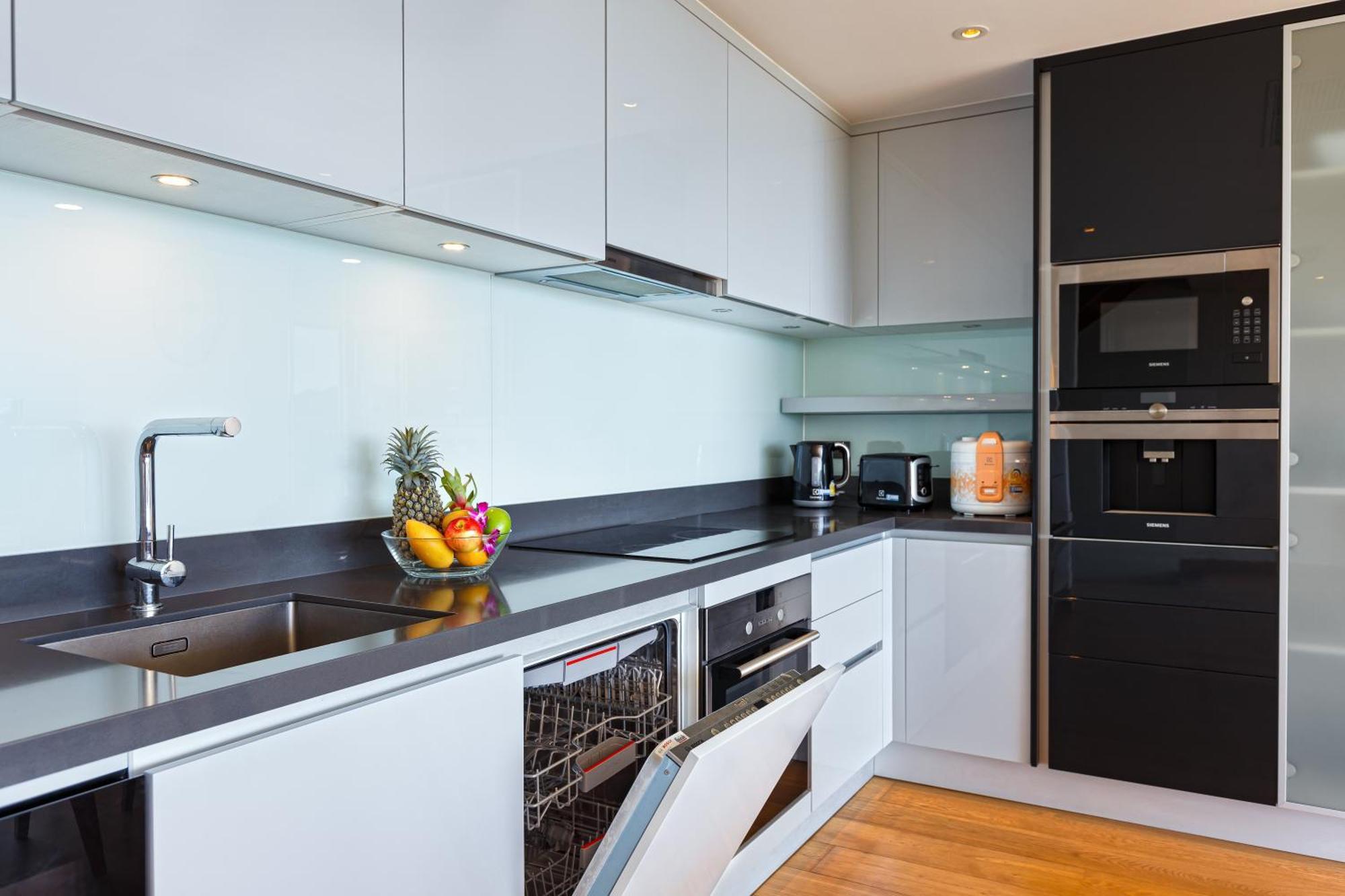 Ocean View 3Br Apartment With Rooftop Terrace & Jacuzzi, Sapphire Bay 8-19 Residence, Patong *